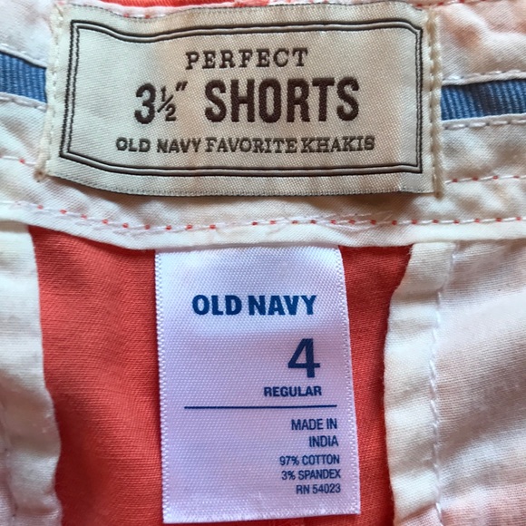 🌵Old Navy 3 1/2” Orange/coral Shorts - Picture 2 of 3